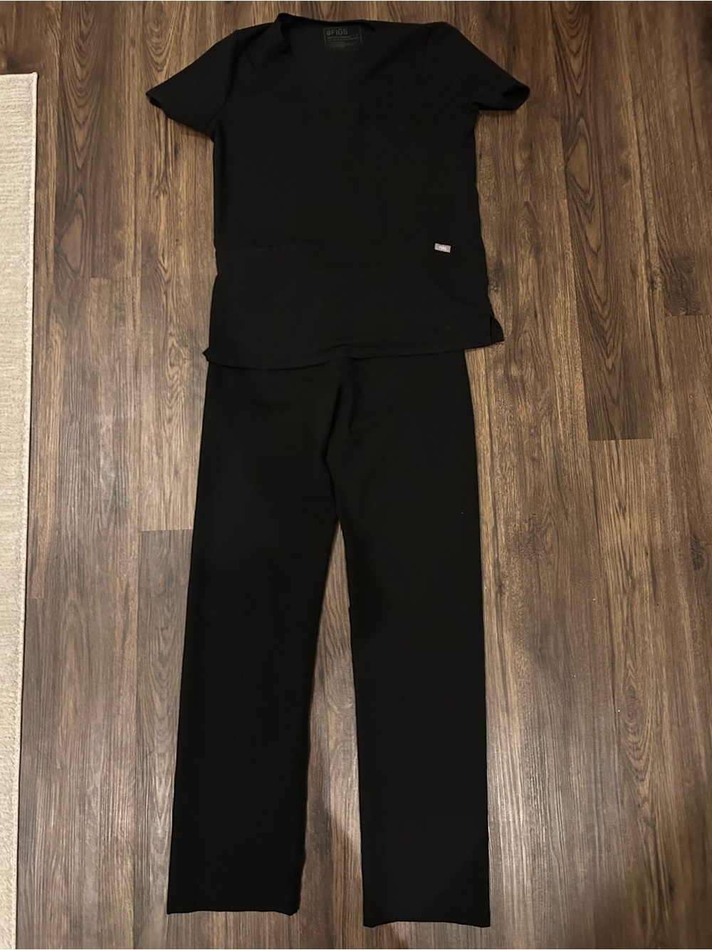 FIGS Women's Black Scrub Set